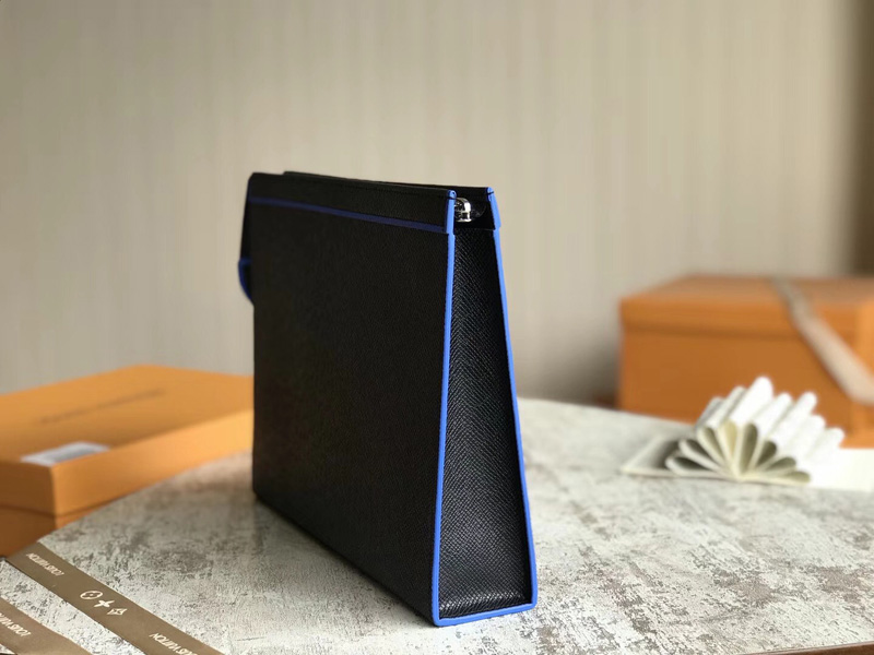 M30573 LV Pochette Voyage 中號手袋 LV Taiga皮革手包 LV男包 LV手包