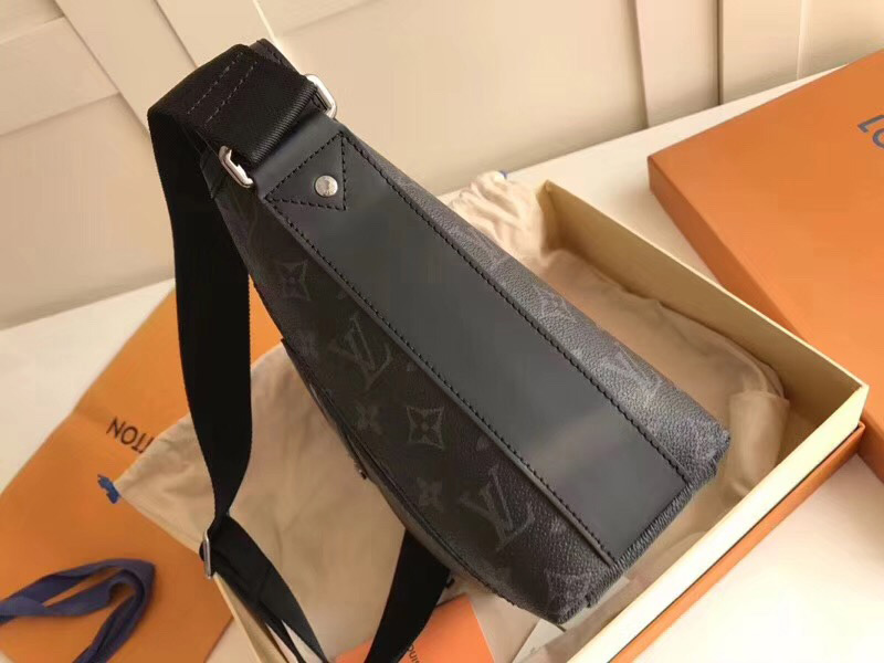 M44223 LV Odyssey 小號郵差包 LV男包 Monogram Eclipse帆布 LV郵差包