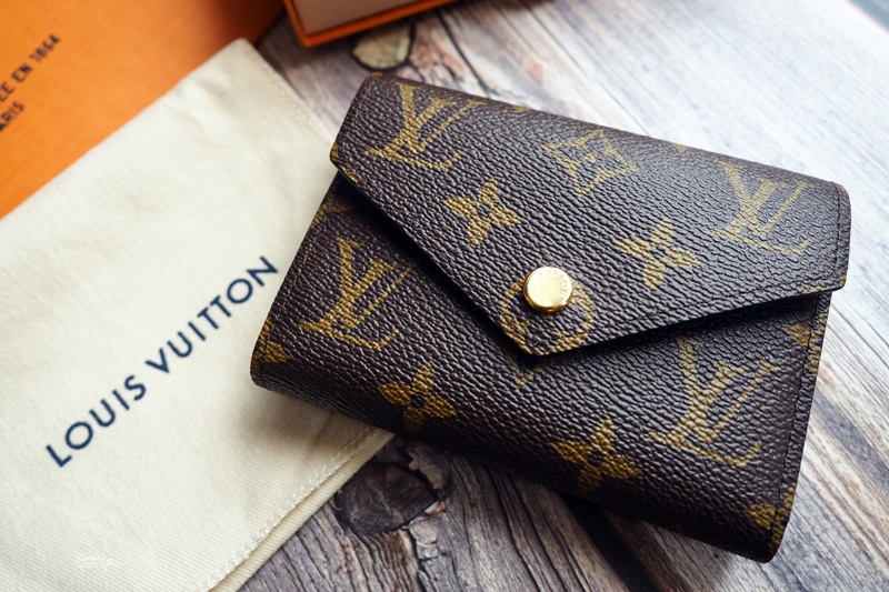 正品開箱M62472 LV VICTORINE 錢夾 LV經典老花豆豆錢夾 【新包開箱】LV經典花色短夾+rebecca minkoff mini mac黑色銀煉!