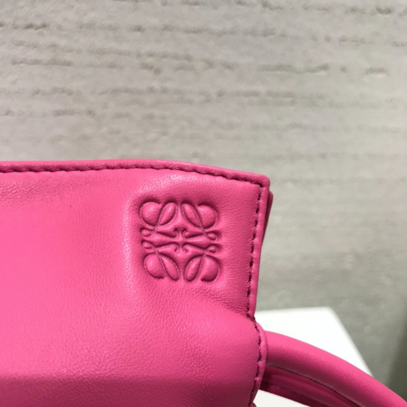 A411 Loewe MINI FLAMENCO KNOT繩結系列手拿包 粉色