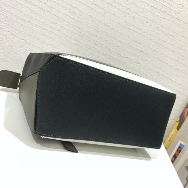 322 LOEWE羅意威 Puzzle Bag 羅意威幾何包 軍綠配白色