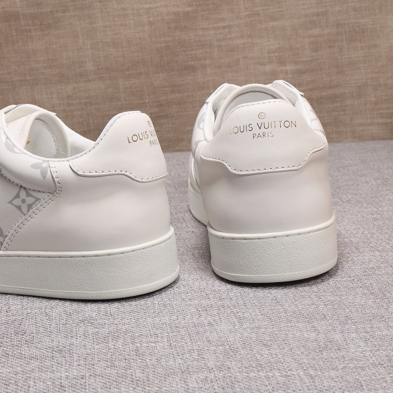 1A5HW5 LV Rivoli 運(yùn)動(dòng)鞋 小牛皮配Monogram帆布男鞋 LV板鞋 白色