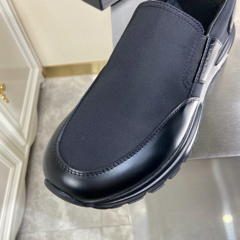 4D3480 Prada華達(dá)呢和亮面皮革運(yùn)動(dòng)鞋 普拉達(dá)2020休閑運(yùn)動(dòng)鞋 黑色