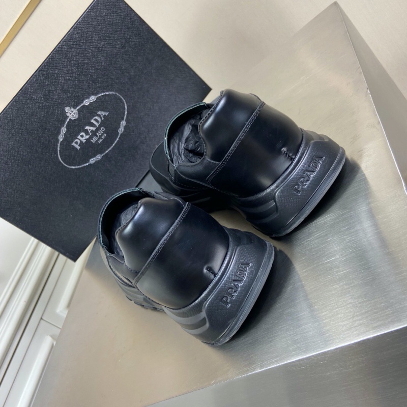 4D3480 Prada華達(dá)呢和亮面皮革運(yùn)動(dòng)鞋 普拉達(dá)2020休閑運(yùn)動(dòng)鞋 黑色