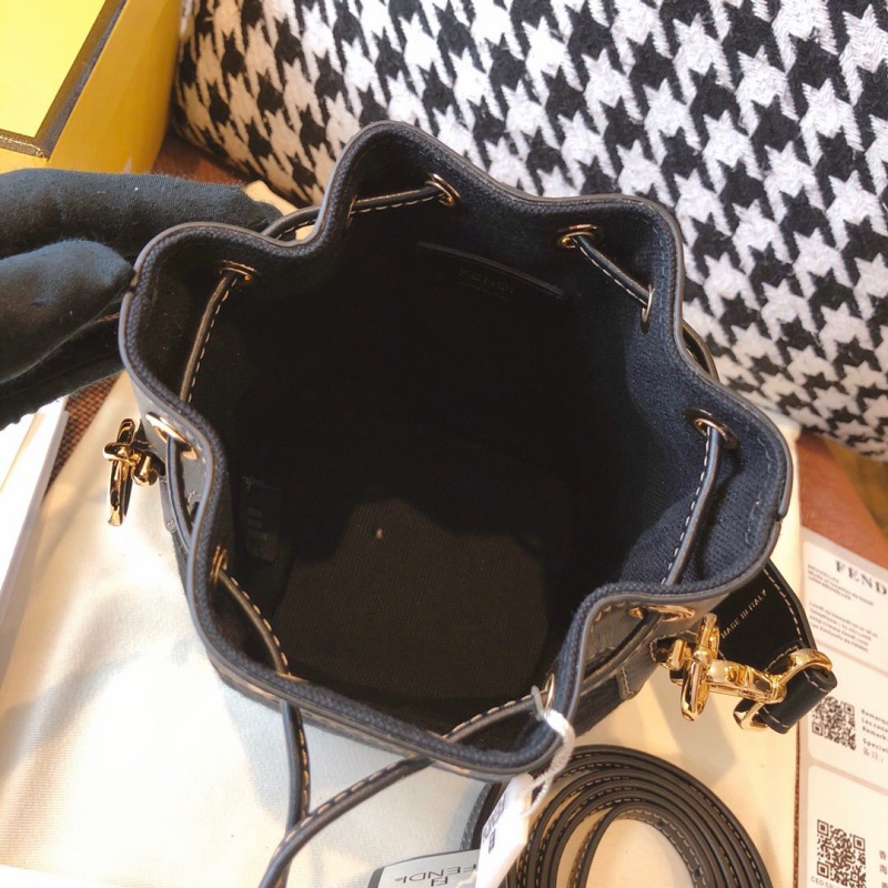 8BS010 Fendi Mon Tresor小號水桶手袋 芬迪迷你水桶包 黑色