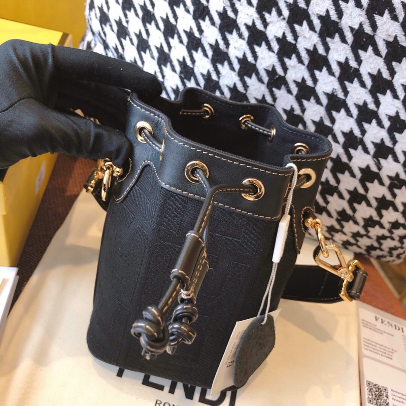 8BS010 Fendi Mon Tresor小號水桶手袋 芬迪迷你水桶包 黑色