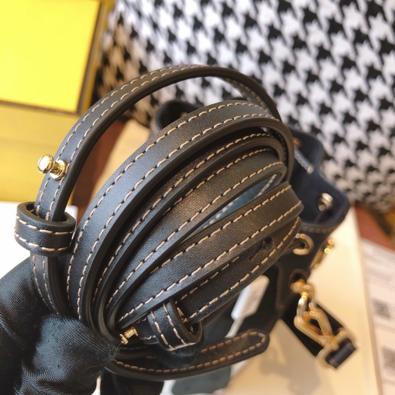 8BS010 Fendi Mon Tresor小號水桶手袋 芬迪迷你水桶包 黑色