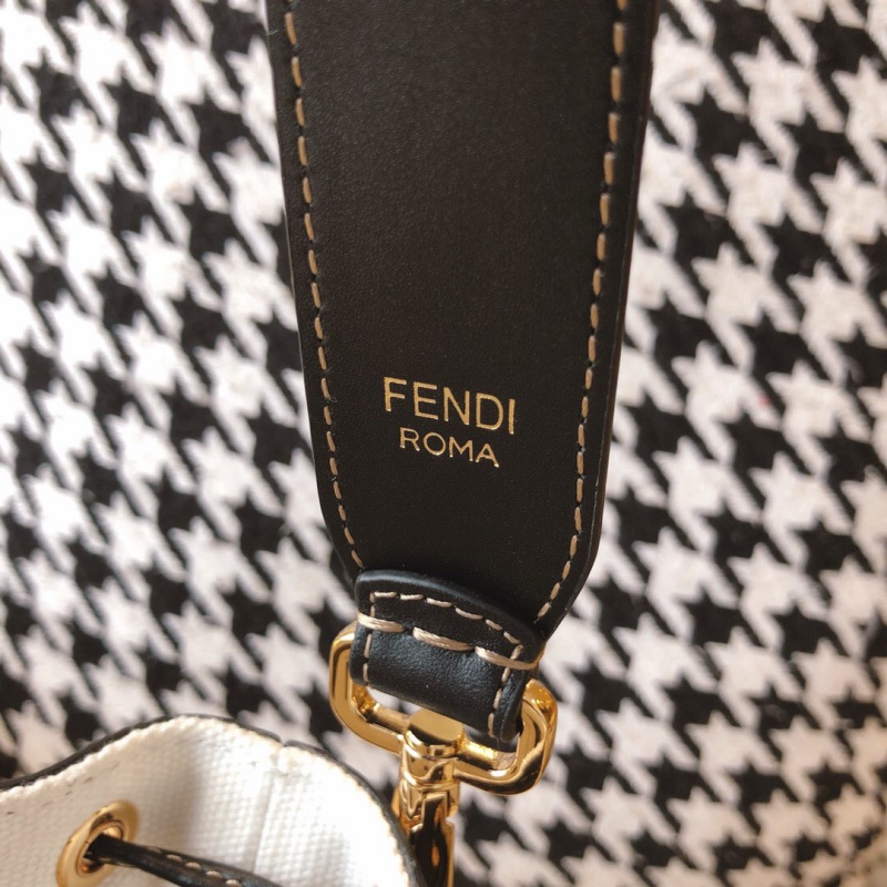 8BS010 Fendi Mon Tresor小號水桶手袋 芬迪迷你水桶包 白色