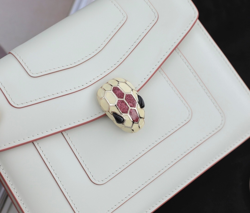 BVLGARI寶格麗 Serpenti Forever系列女包 翻蓋蛇頭包 白色