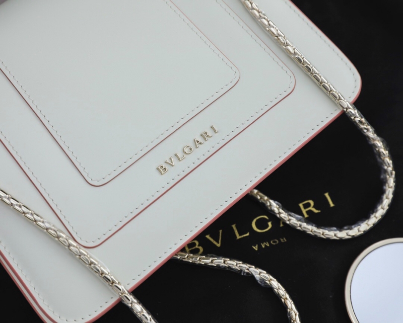 BVLGARI寶格麗 Serpenti Forever系列女包 翻蓋蛇頭包 白色