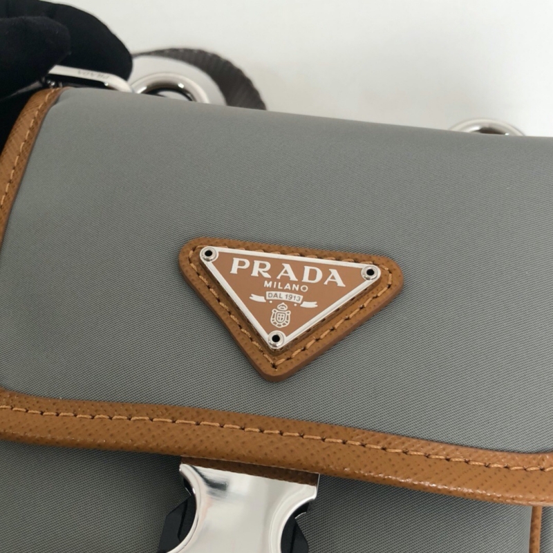 2ZH109 Prada 尼龍和Saffiano 皮革手機(jī)包 普拉達(dá)手機(jī)包 焦糖色