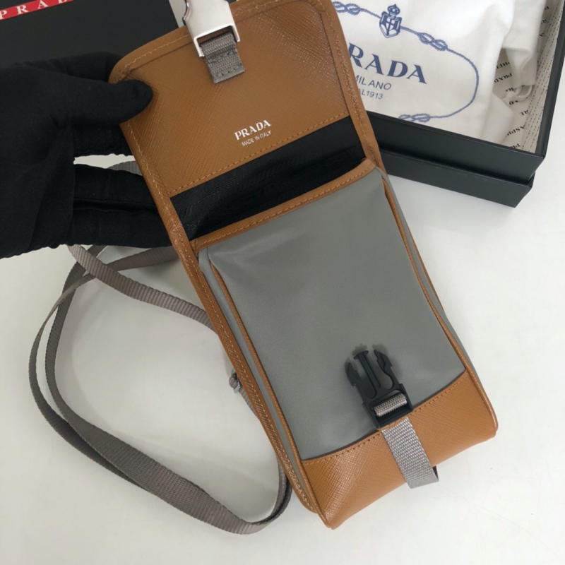 2ZH109 Prada 尼龍和Saffiano 皮革手機(jī)包 普拉達(dá)手機(jī)包 焦糖色