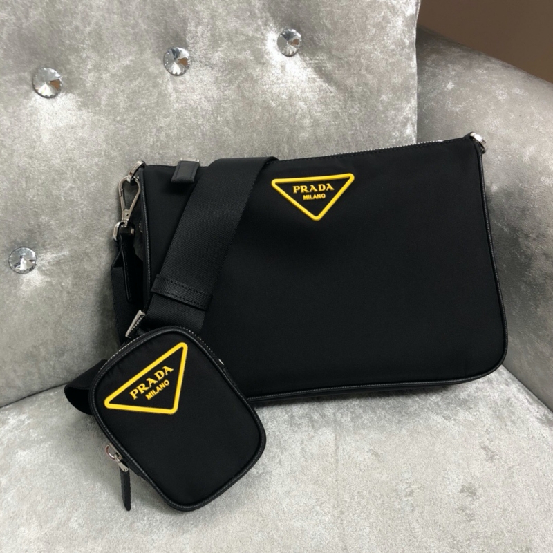 2VH113 Prada普拉達尼龍單肩斜挎包 三合一郵差包 黃色徽標