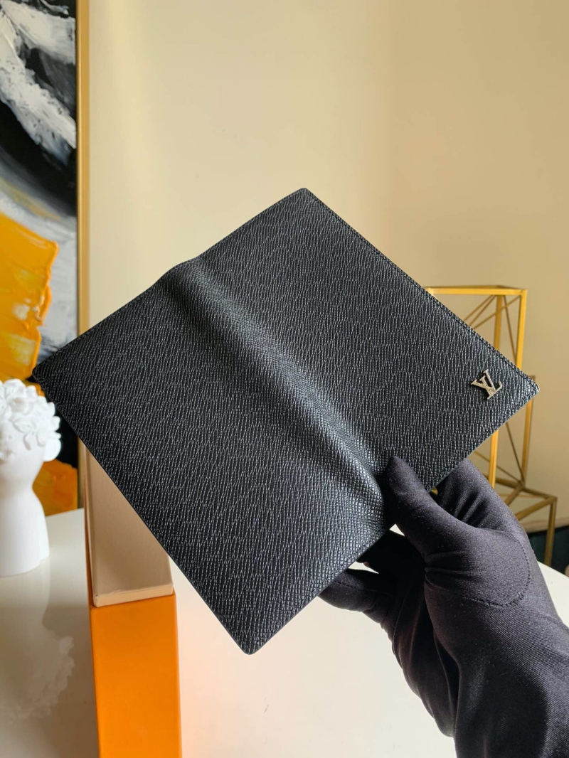 M30285 LV BRAZZA 錢夾 Taiga 皮革錢夾 LV西裝夾