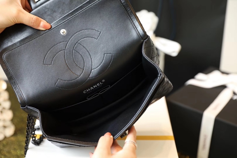 A37587 香奈兒Chanel2.55經(jīng)典款復(fù)古小牛皮與黑色金屬 小號黑色