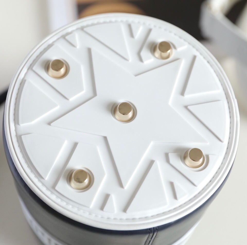 M8703 迪奧DIOR VIBE 系列水桶包 小號 2022新款水桶包 藍色