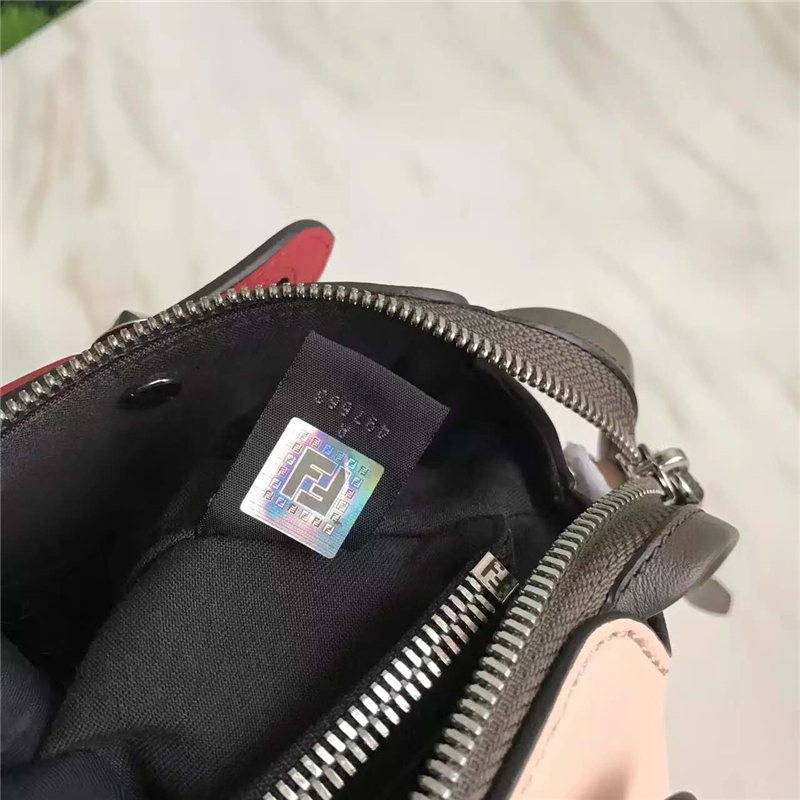 149S FENDI 芬迪 2017新款 柔軟小牛皮 拼色波士頓手提包挎包 裸粉拼灰