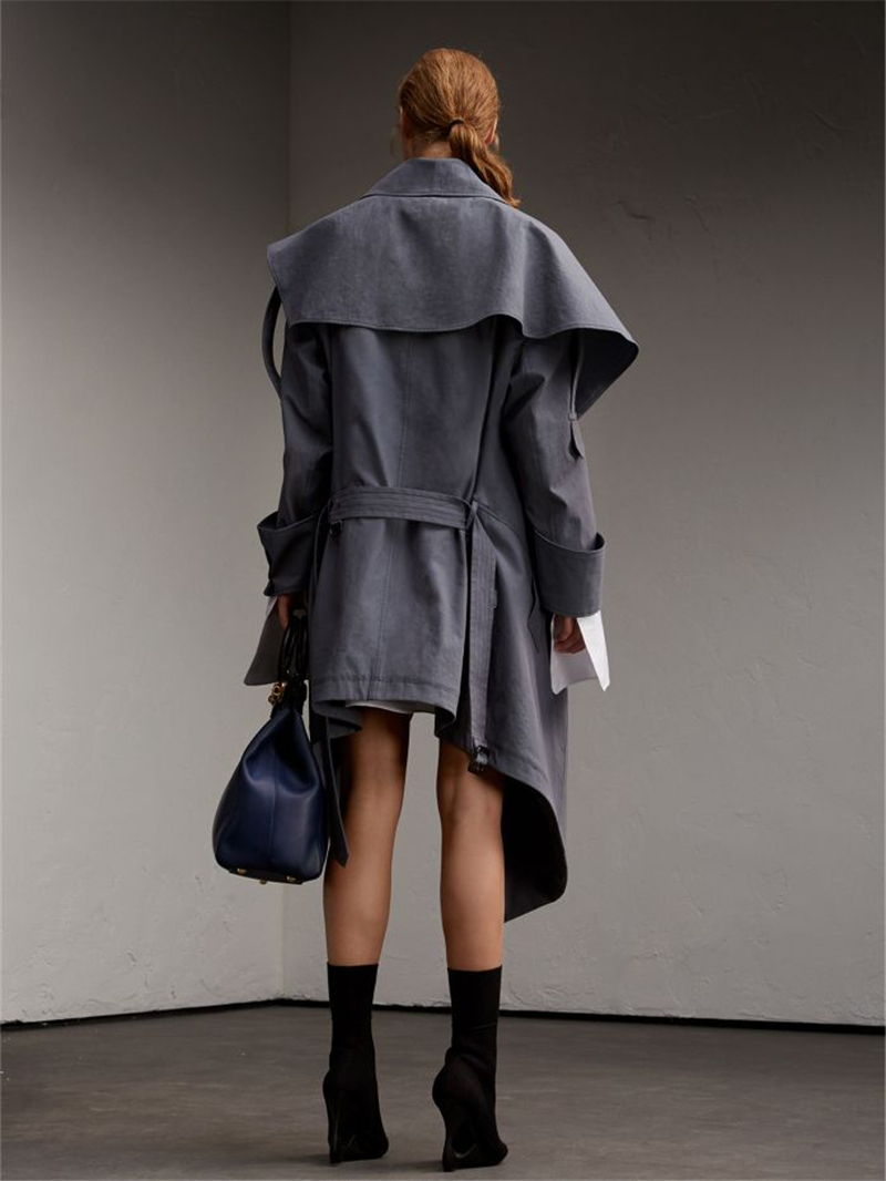 45459701 巴寶莉 不對(duì)稱(chēng)式 輕薄嘎巴甸 Trench 風(fēng)衣 亮水鴨藍(lán)
