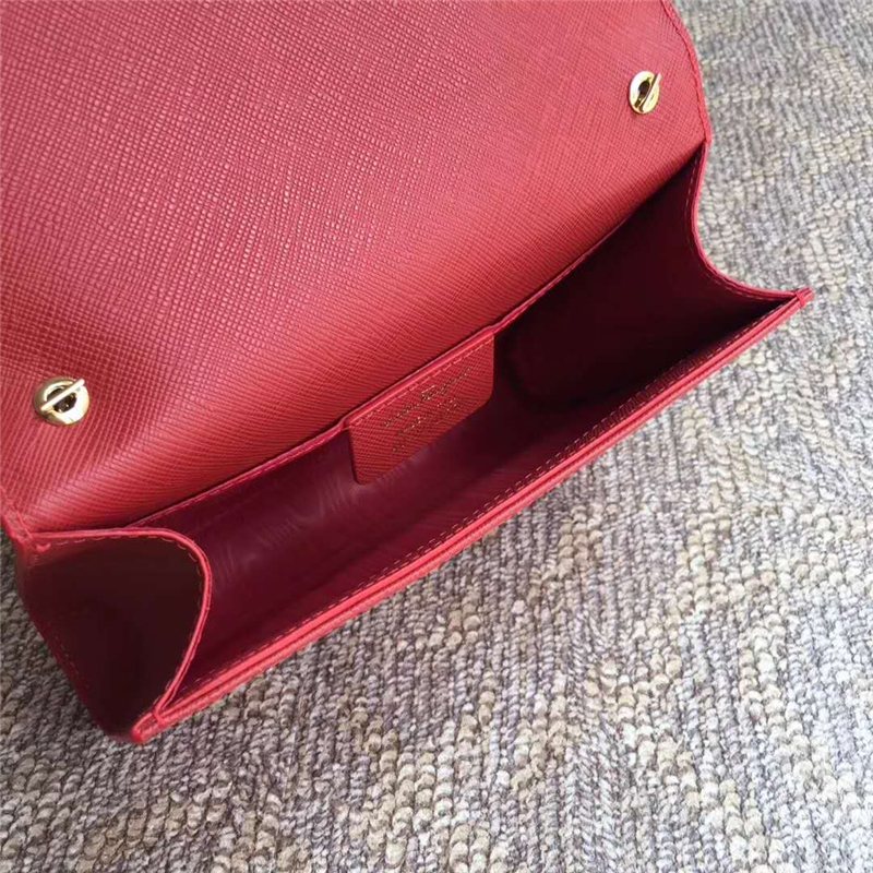 22B558 Ferragamo 菲拉格慕 迷你 Vara 蝴蝶結(jié)搭扣 翻蓋鏈條肩包 大紅