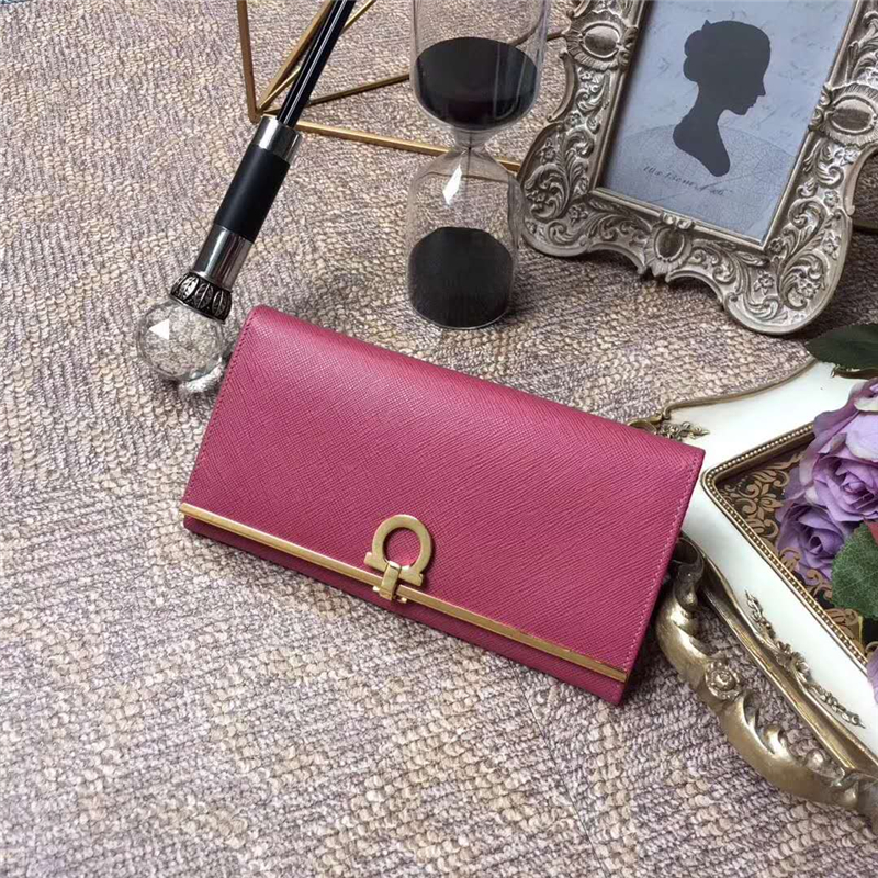 224633 Ferragamo菲拉格慕 大號 馬蹄搭扣 翻蓋法式錢包 桃紅色