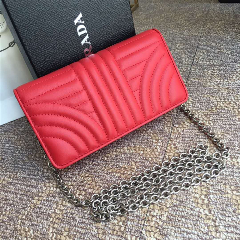 1ZH044 Prada普拉達 絎縫工藝 手工繡花 多功能肩包 鏈條包 大紅