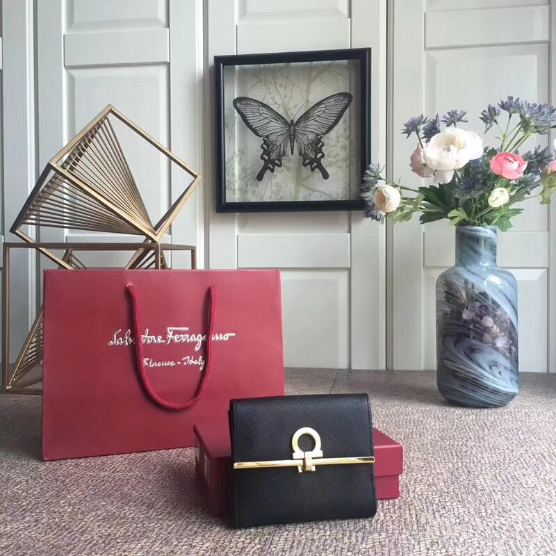 224639 Ferragamo菲拉格慕 Gancio馬蹄扣 翻蓋法式錢包