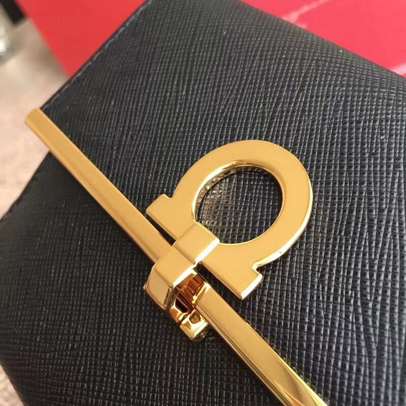 224639 Ferragamo菲拉格慕 Gancio馬蹄扣 翻蓋法式錢包