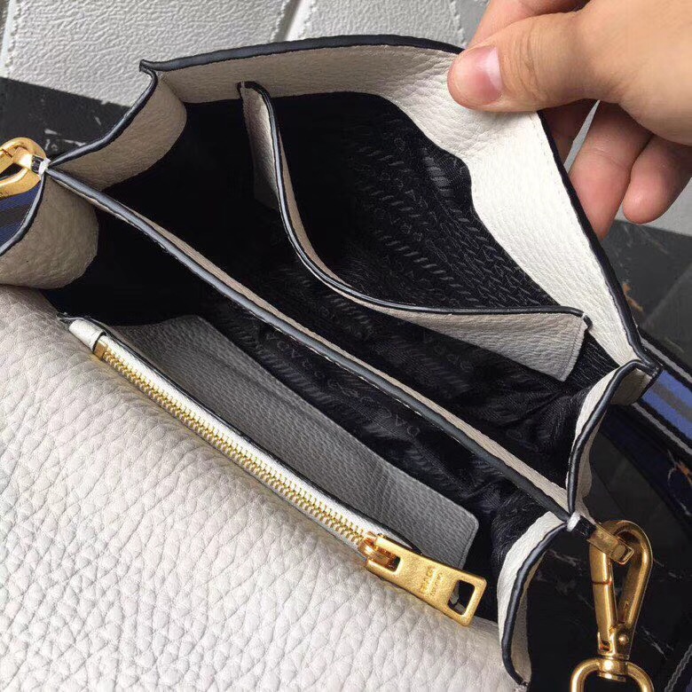 BN2002 最新款Prada手提包 普拉達休閑包 時尚女士防水尼龍帆布女包 Prada斜