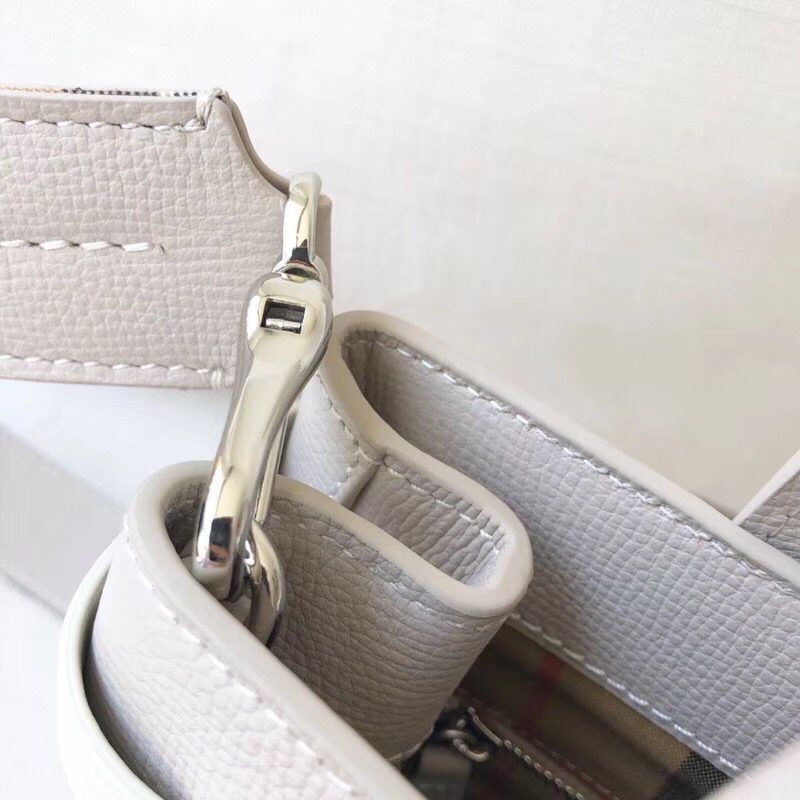 40800741 巴寶莉 The Banner 小號(hào) 皮革拼Vintage格紋 班納手袋 白色