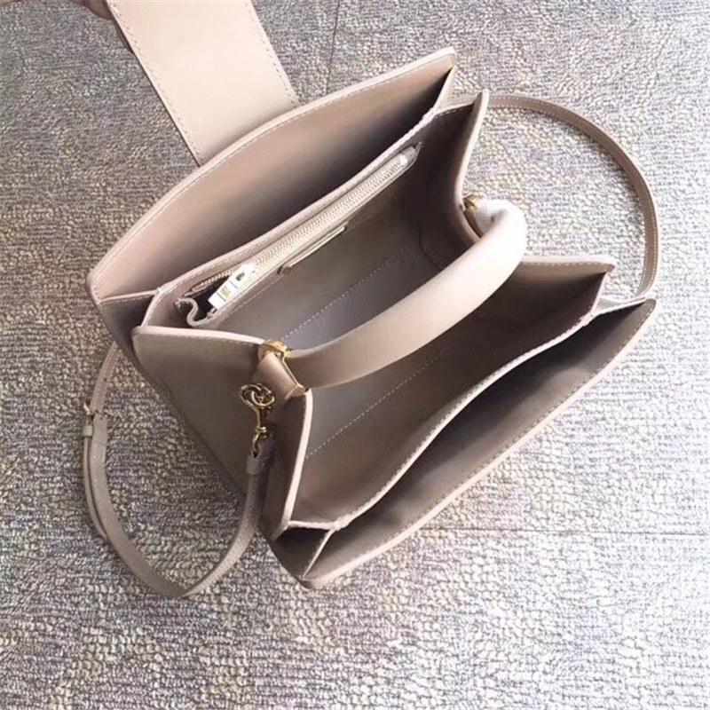 21G596 Ferragamo 菲格拉慕包包 小牛皮單肩包 Gancini 鏈條翻蓋包 裸粉