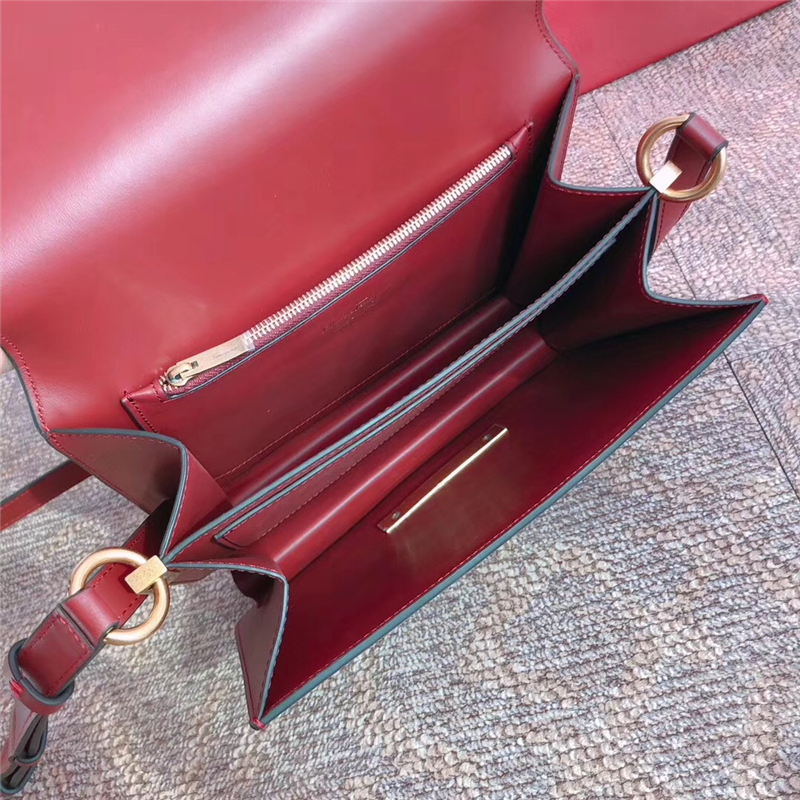 21H321 Ferragamo手袋 秋冬復(fù)古 Gancini鎖扣 菲格拉慕女包 翻蓋肩包 酒紅