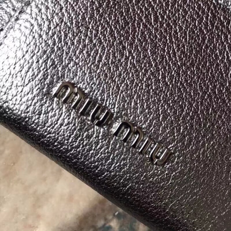 5MH014 MiuMiu錢包 繆繆拼色錢夾 進口牛皮山羊紋 三折信封短款錢包 槍色