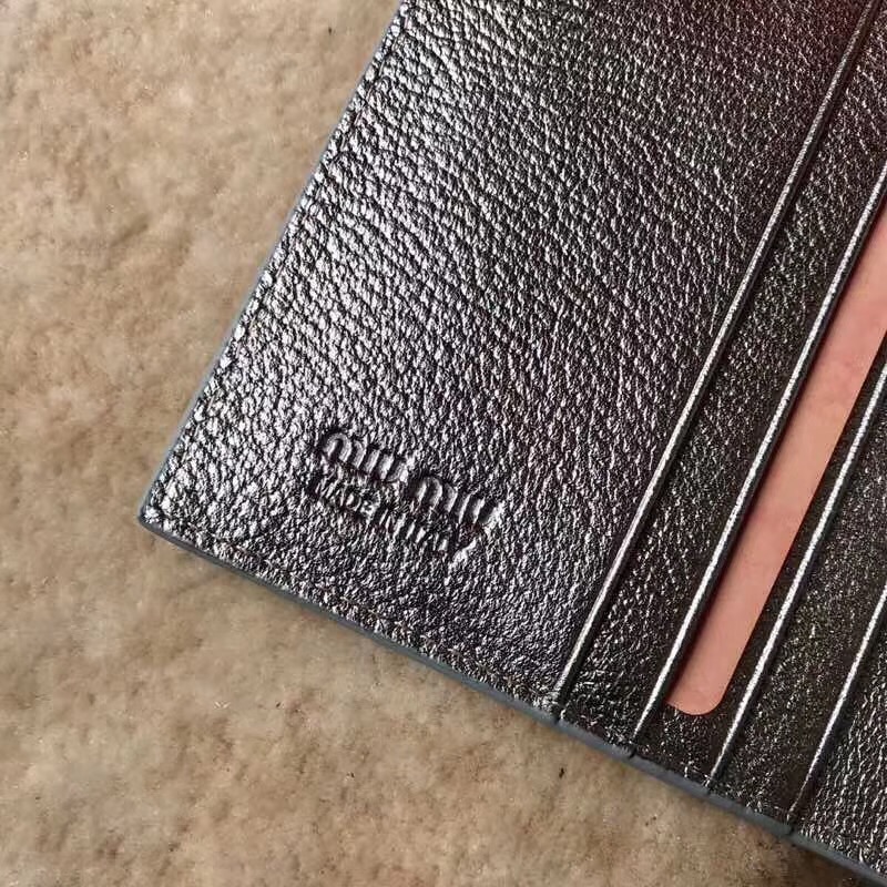 5MH014 MiuMiu錢包 繆繆拼色錢夾 進口牛皮山羊紋 三折信封短款錢包 槍色