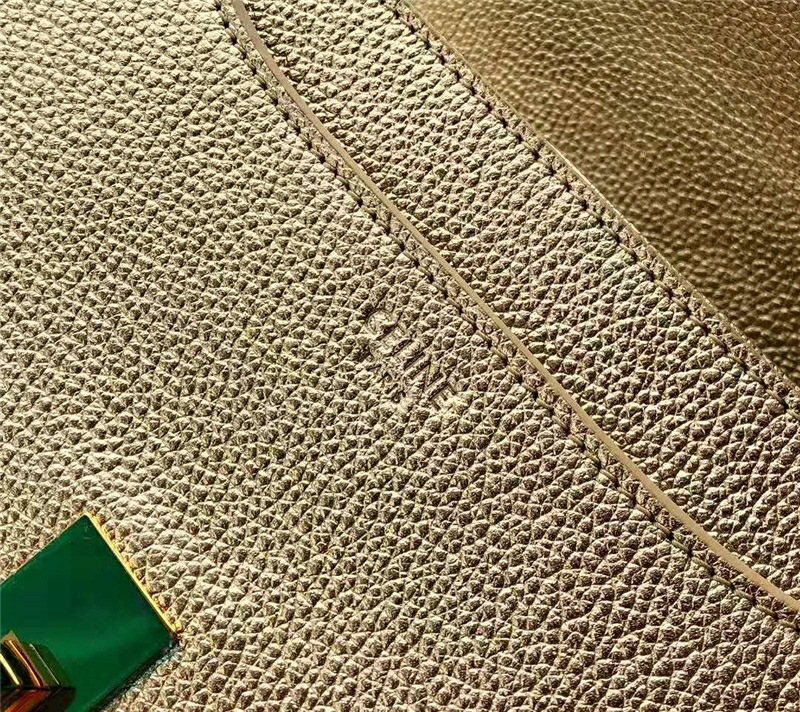 188003 Celine包包 賽琳女包 19新款 金屬鎖扣 小號小牛皮包 Celine手提包女包 金色