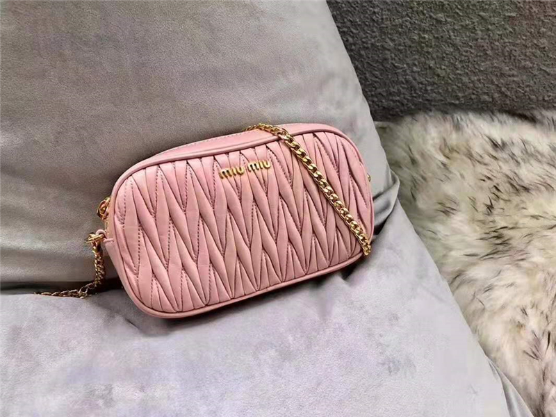5BL005 MiuMiu繆繆 軟羊皮 經典褶皺 拉鏈 腰包單肩包 粉色