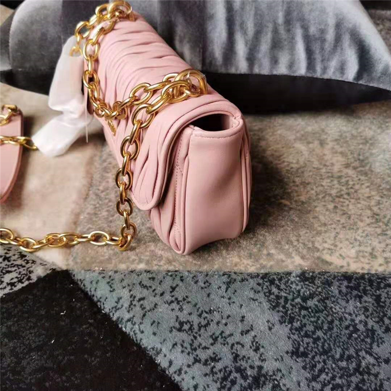 5BD140 MiuMiu繆繆 Matelasse小羊皮 褶皺壓紋 翻蓋鏈條包 粉色