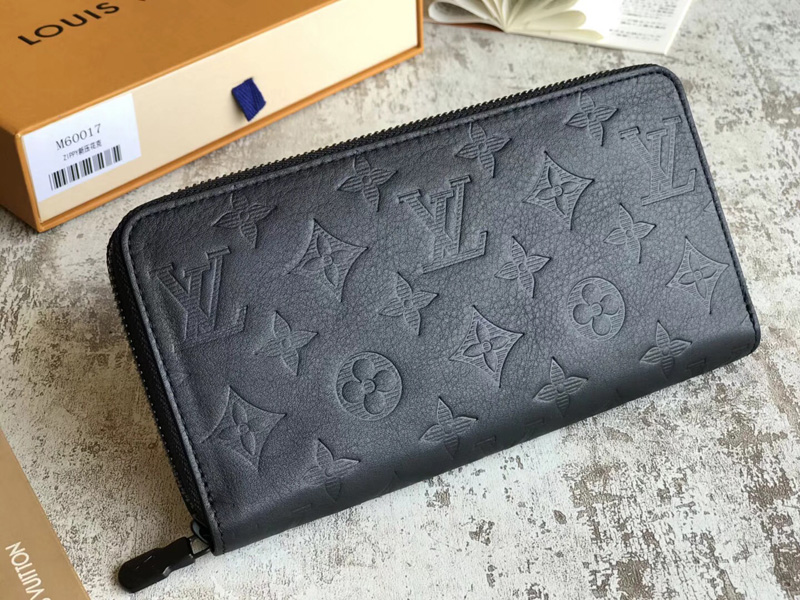 M62902 LV Zippy 拉鏈豎款錢夾 LV男士錢包 LV全皮壓花錢包 LV拉鏈錢夾